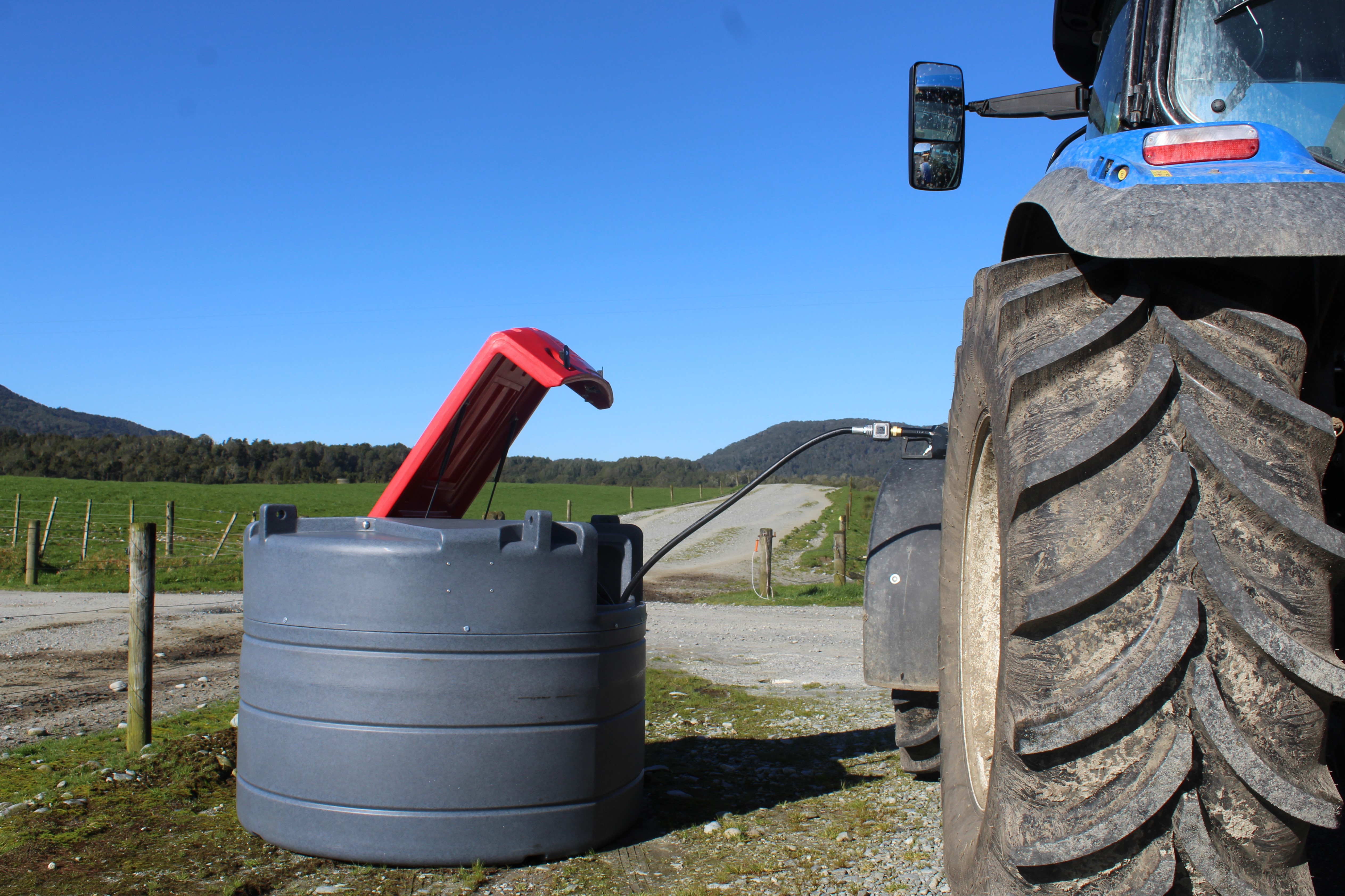 Sebco 1500L filling tractor